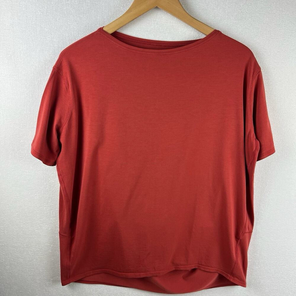 Lululemon Women’s Orange Athletic T-shirt